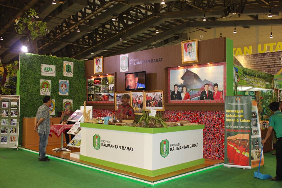 Tempat Sewa Booth Pameran Sewa Backdrop Backwall Panggung Stage Tanaman Sound System Partisi Screen Ukuran Photobooth