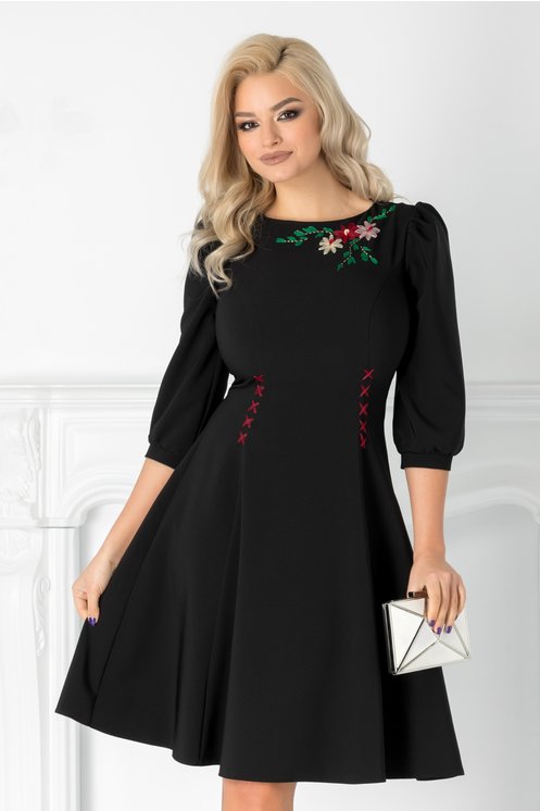 Rochie neagra eleganta Broderie florala la bust Maneci bufante Croiul clos Rochie neagra eleganta Broderie florala la bust Maneci bufante Croiul clos