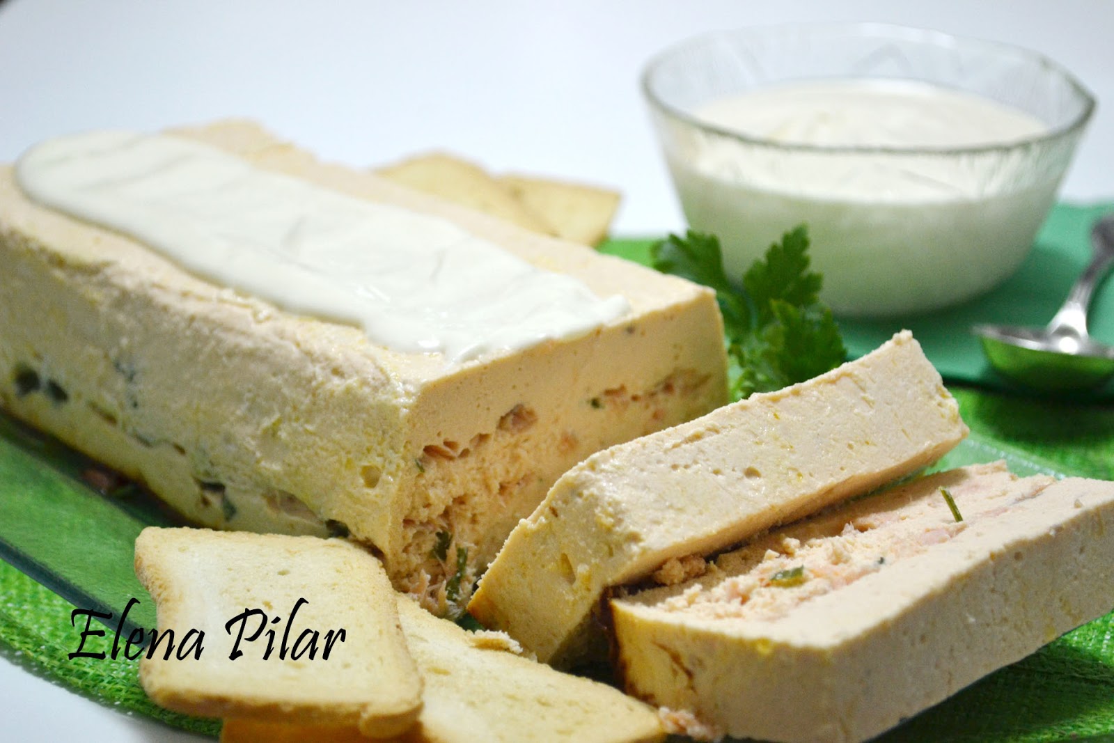 Terrina de salmón con salsa muselina