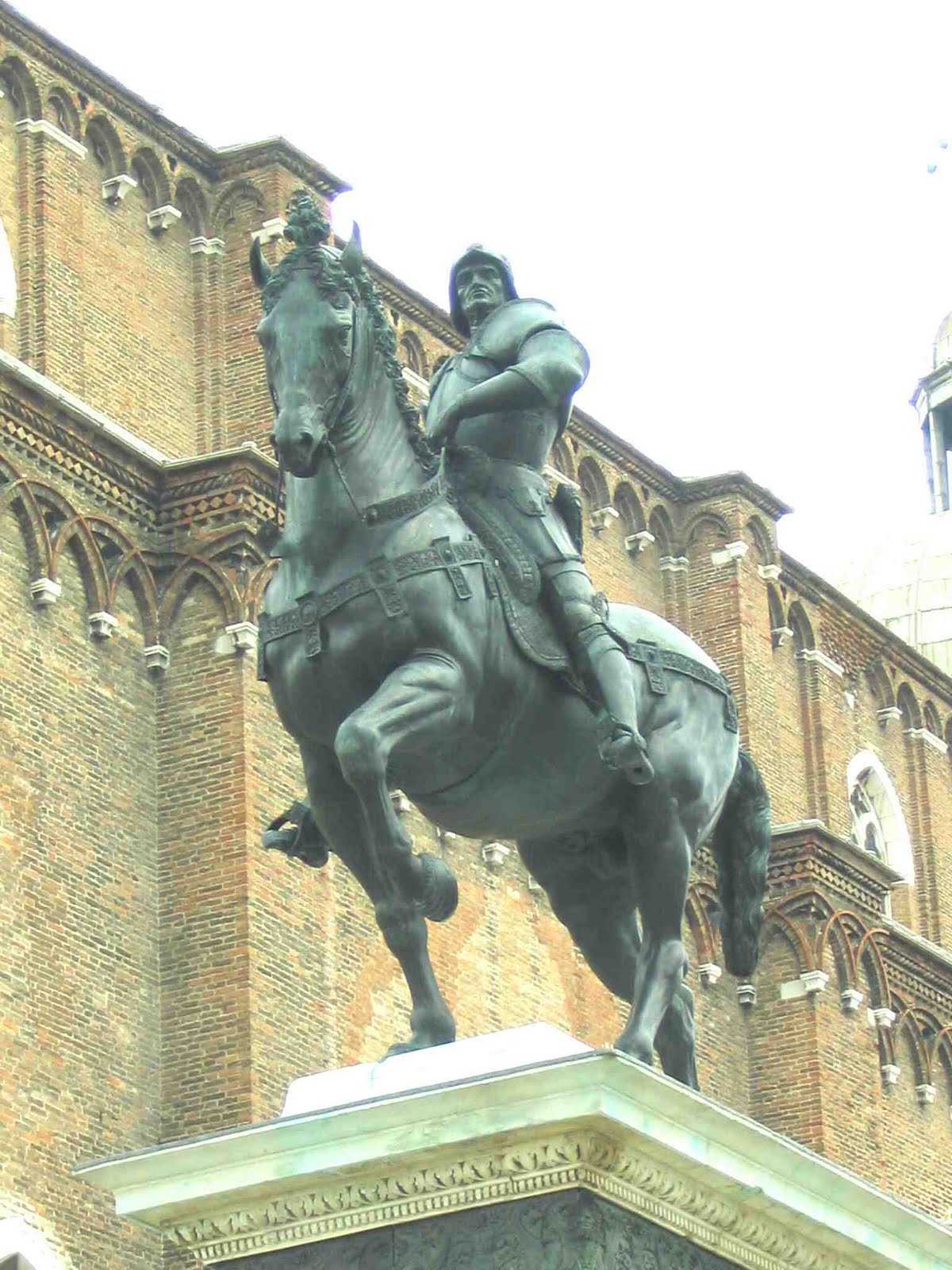 De qua e de la BARTOLOMEO COLLEONI
