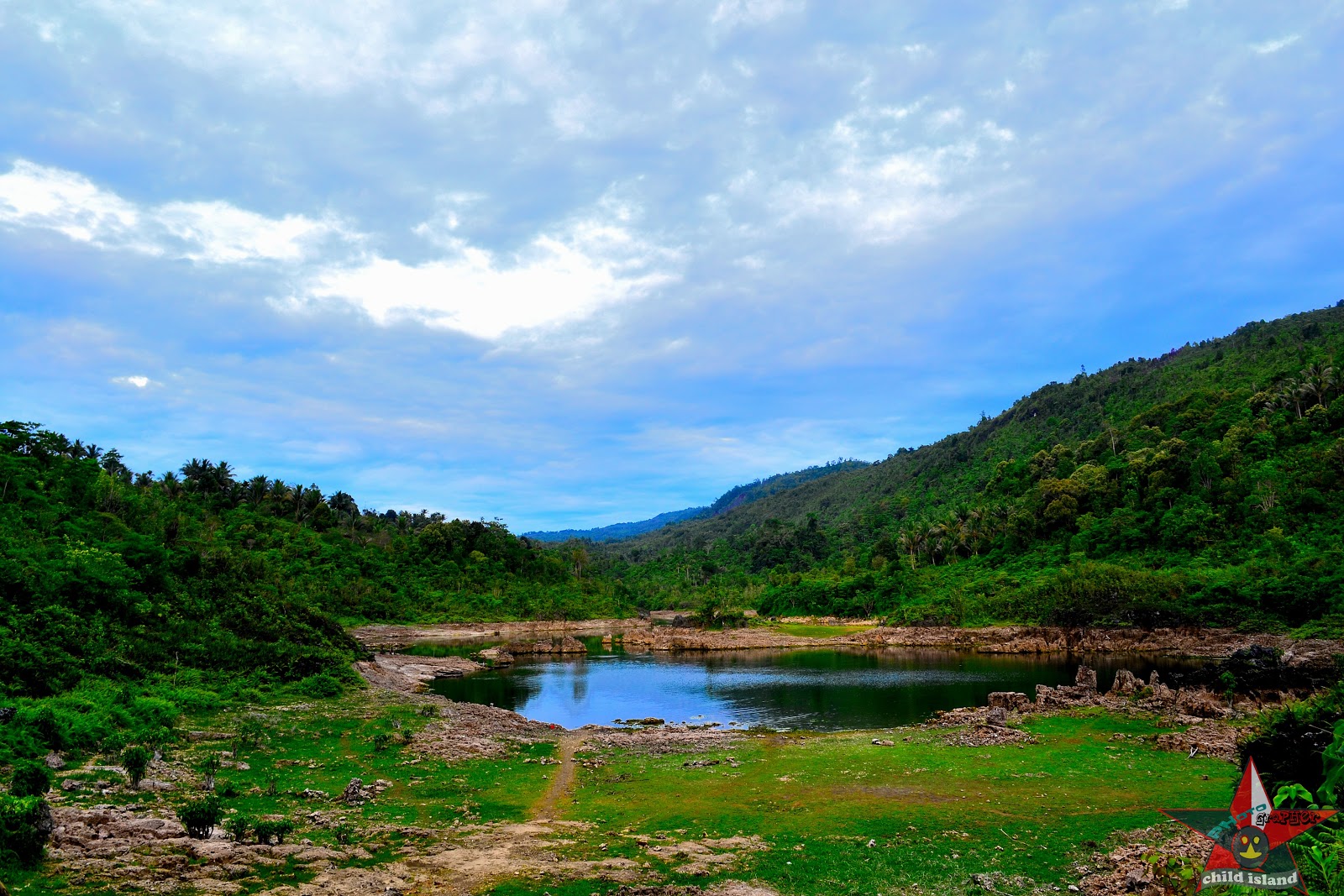 WISATA BANGGAI KEPULAUAN : DANAU EMELU | cHiLd________IsLaNd
