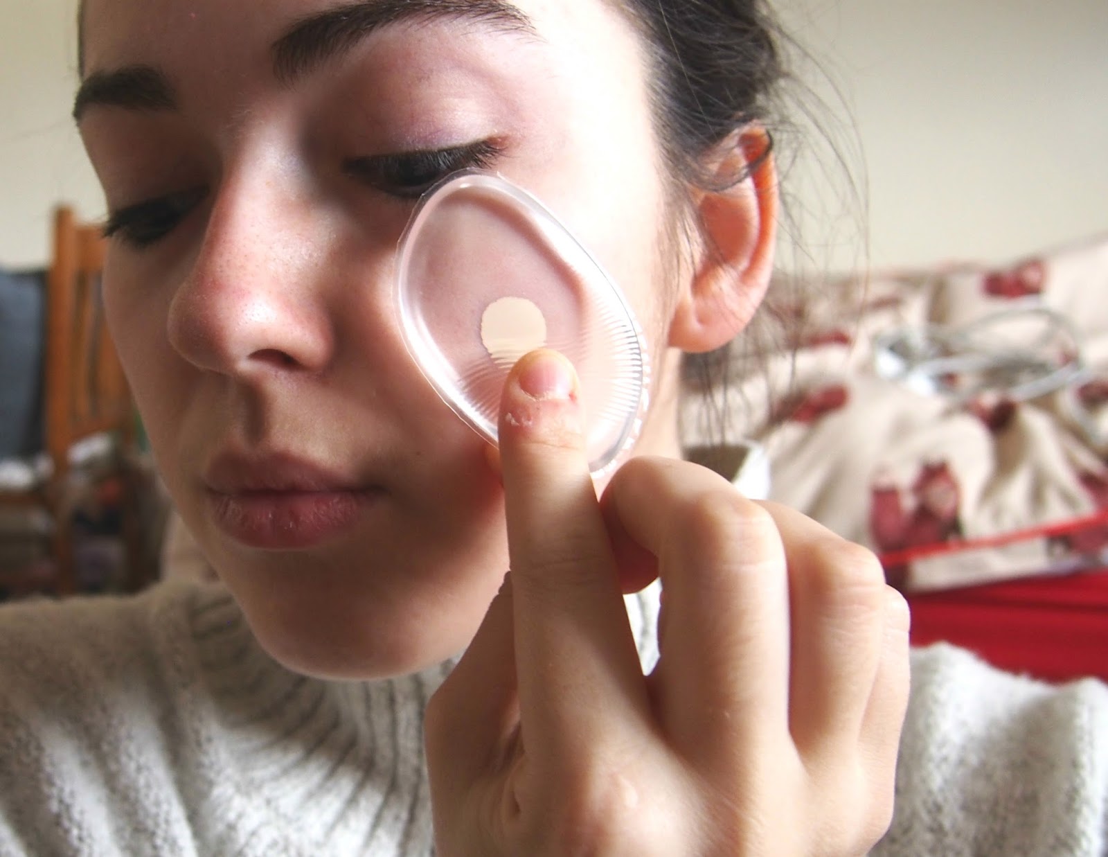 What’s A Silicone Makeup Applicator? UpYourVlog