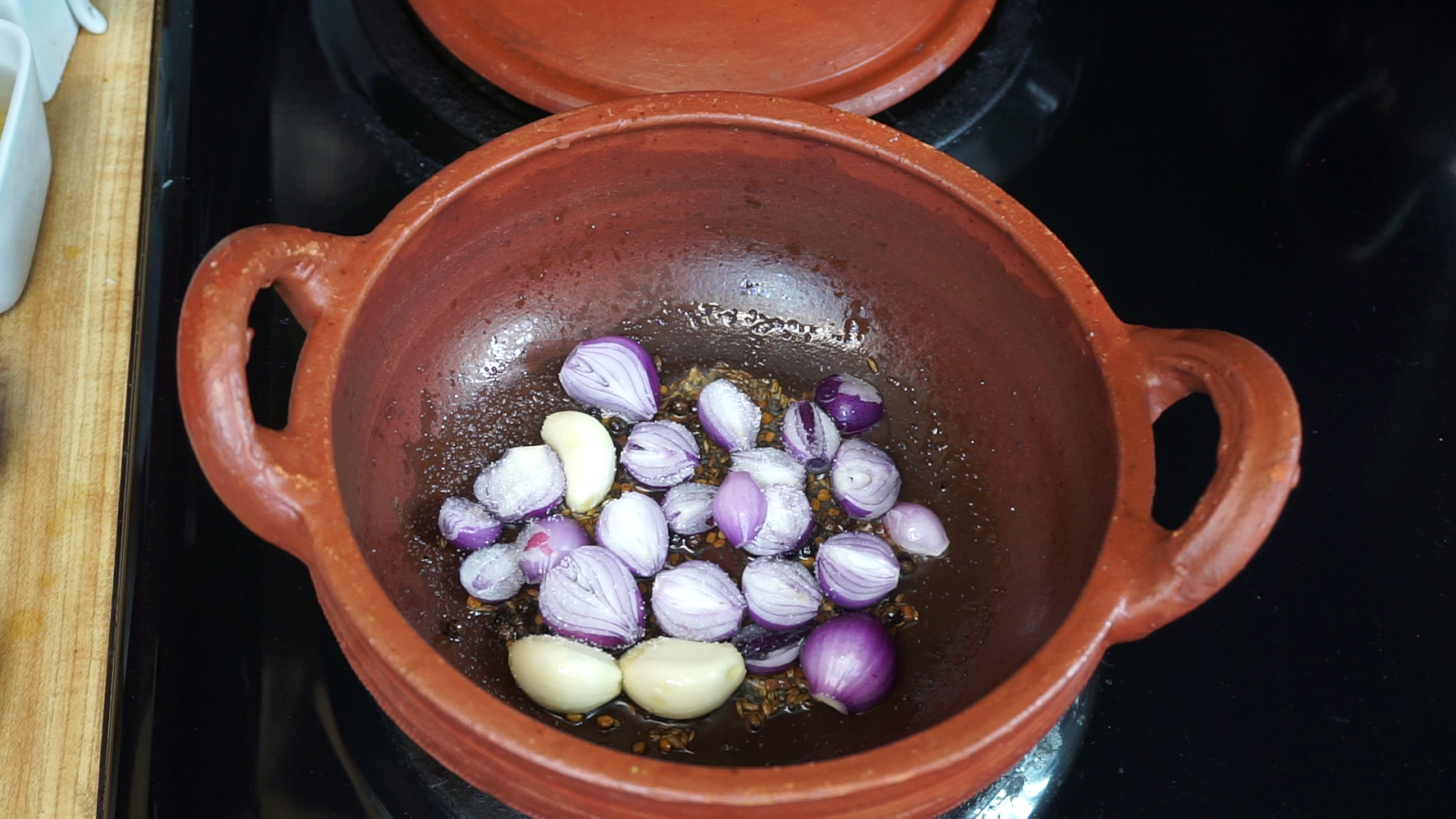 Anchovy Fish Curry / Nethili Meen Kulambu | Steffi's Recipes