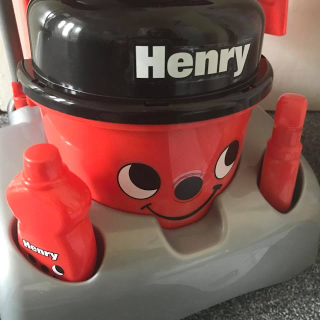 Casdon-Deluxe-Henry-Hoover-Cleaning-Trolley