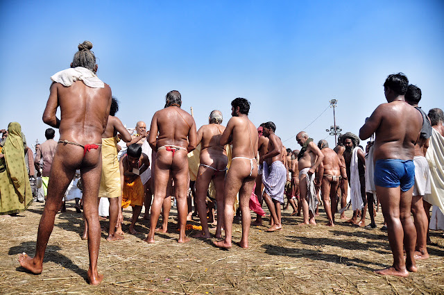 Kumbh mela 2013 ganga allahabad baba sadhu bathing