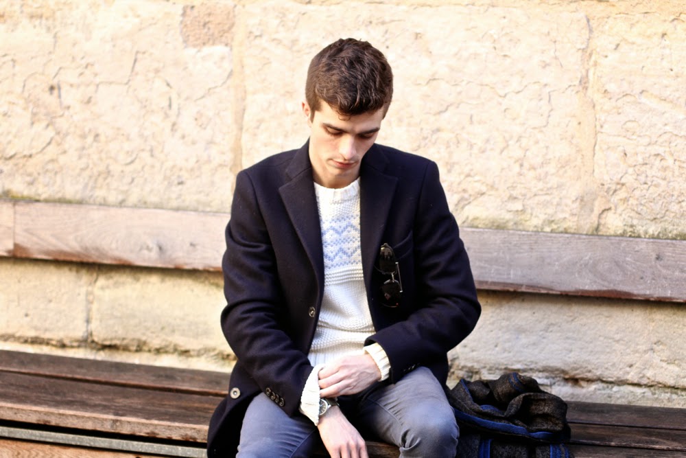 Acne-Studios-Coat_Peuterey-Jumper_Asos-Chino_Seiko-Watch_Pink-Socks_Scarosso-Inoui-Scarf_BLog-Mode-Homme-Style-Paris_Musée-Cluny