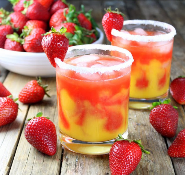 Honey Mango Strawberry Margarita #summer #freshdrink