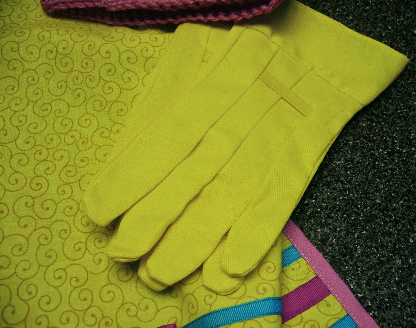 gloves at dollar general