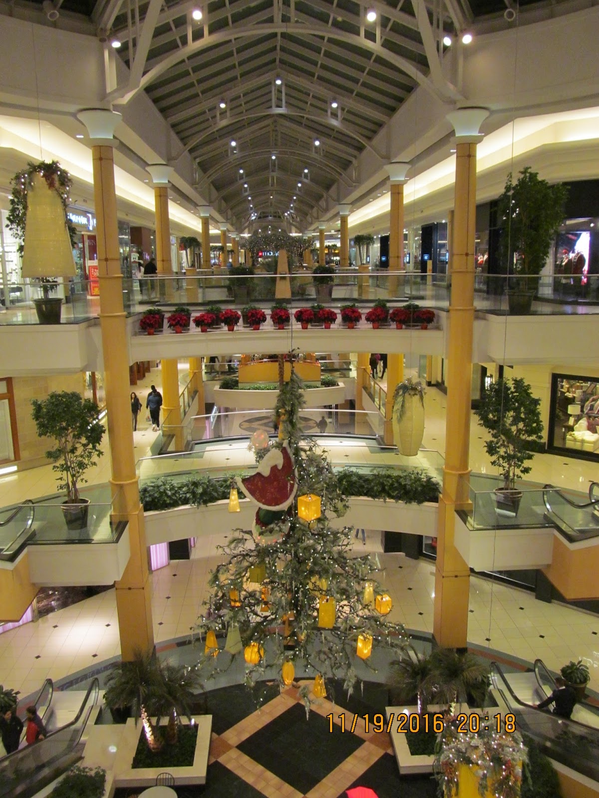 Somerset Collection (155 stores) - shopping in Troy, Michigan MI