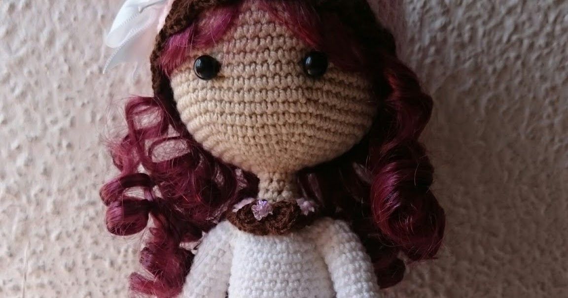 muñeca amigurumi barbara