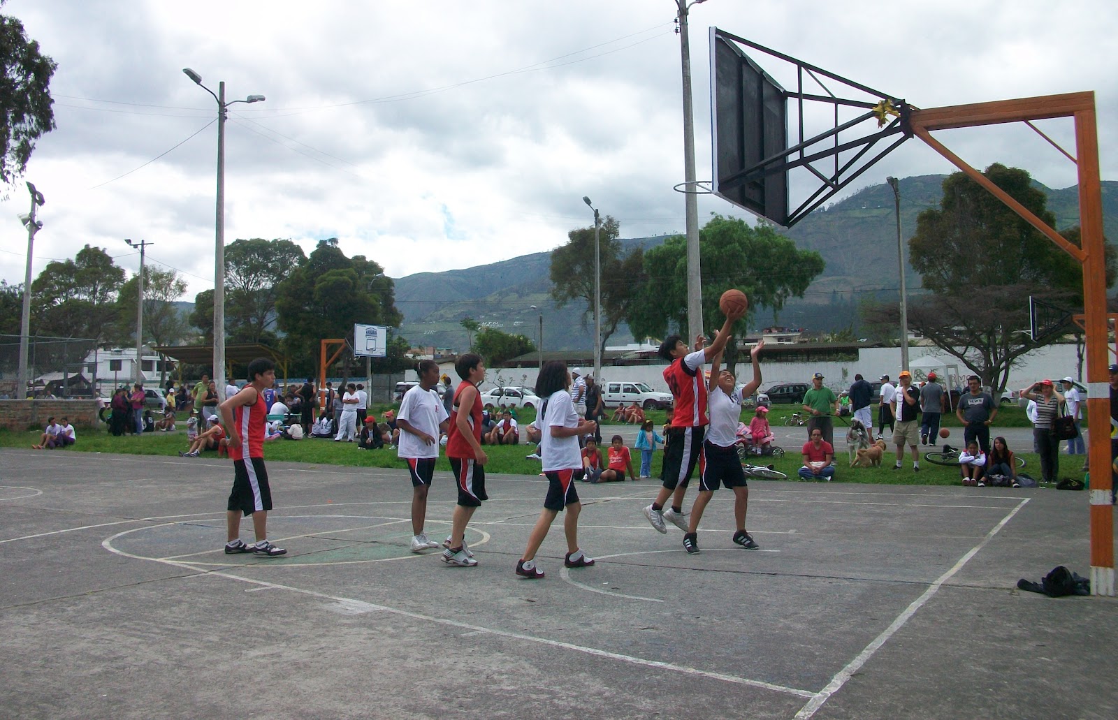 Jugar baloncesto o basket influye en el crecimiento? - Club Ricardo Palma  de la Marina de Guerra – Centro campestre y recreacional en Chosica