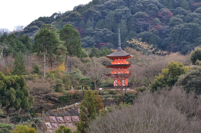 Koyasu Pagoda as seen from the Kiyomizudera