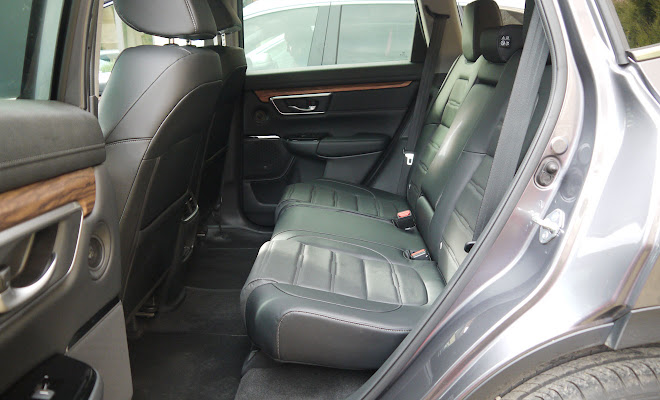 Honda CR-V Hybrid rear seating