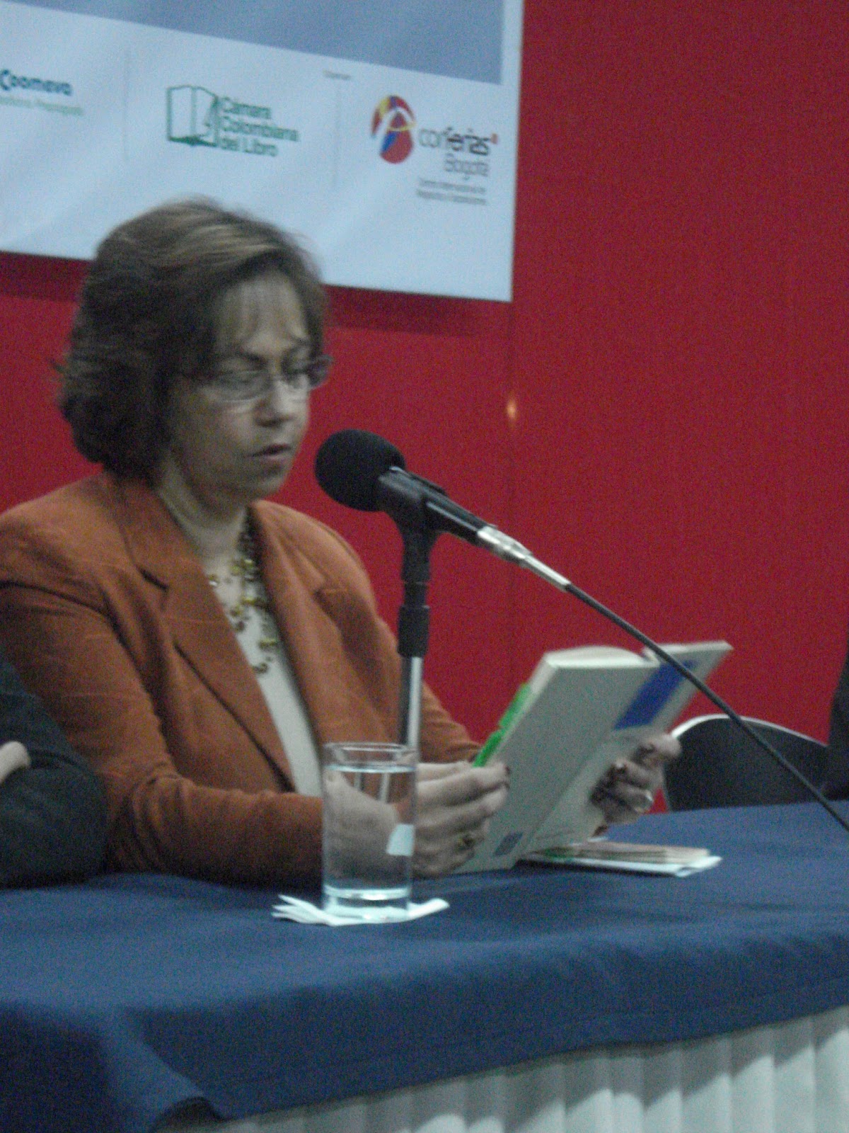 Poesía Sin Fronteras María Clara González de Urbina