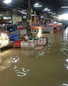 Flooded market near Chaweng