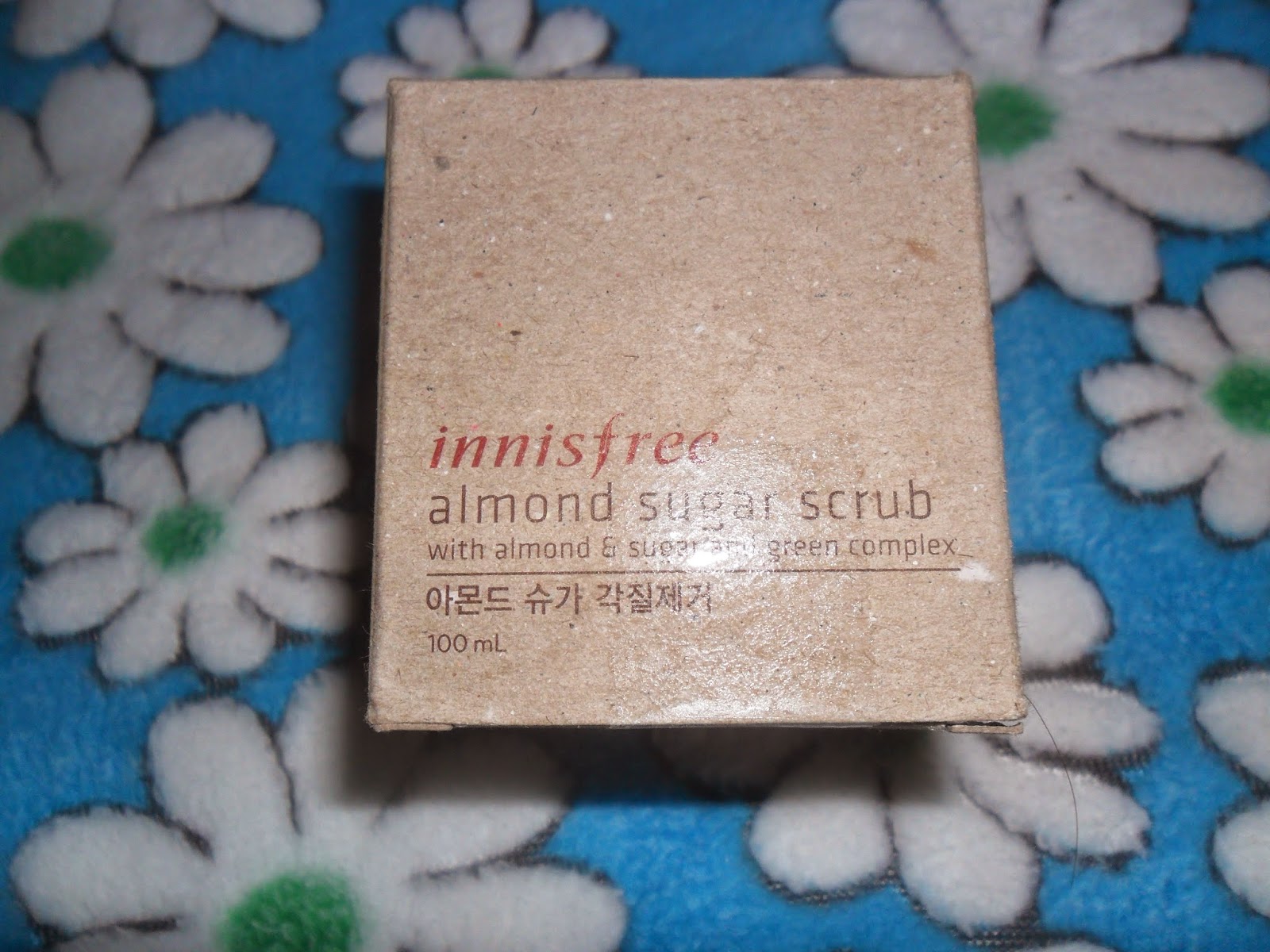 Innisfree Almond sugar scrub