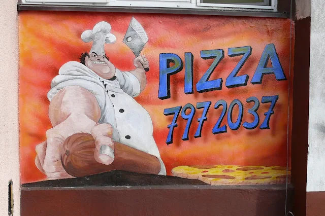 Aranżacja pizzerii, malowanie ściany w pizerii