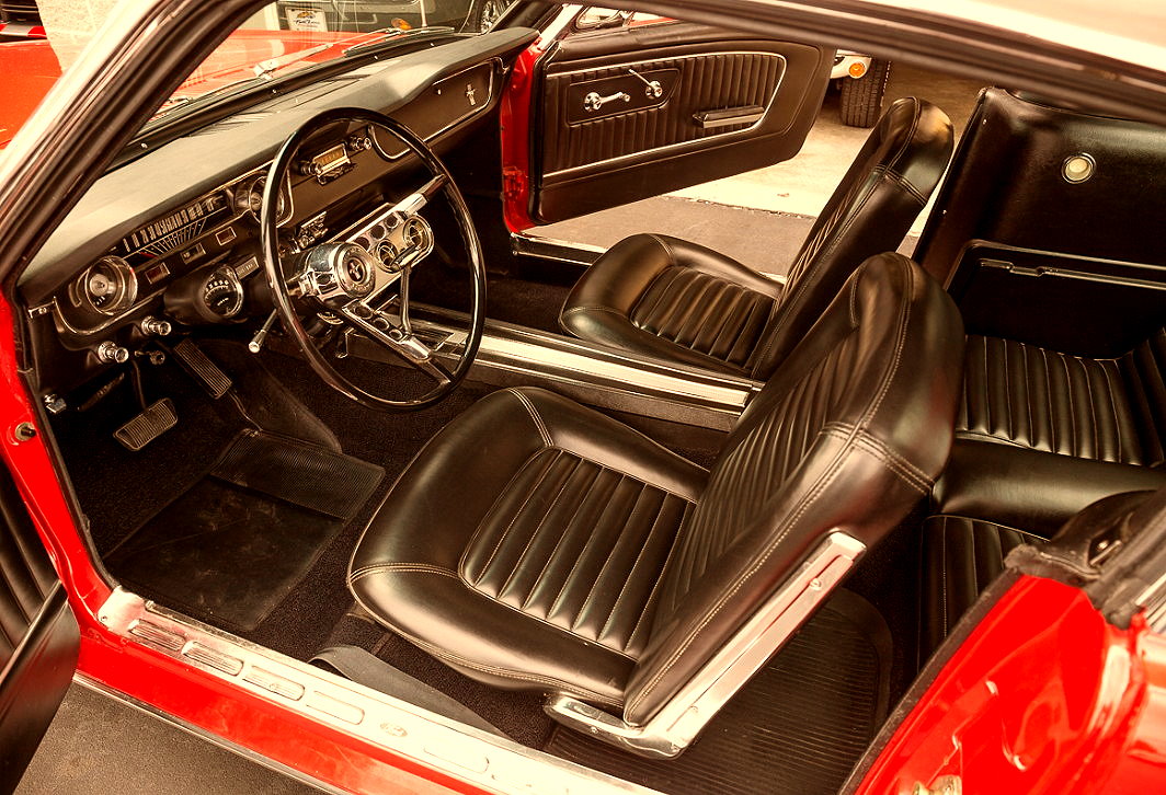 Muscle Car Collection 1965 Ford Mustang Fastback Sports