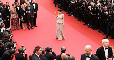 Aishwarya Rai Sizzles At Cannes Film Festival 2011 Photos