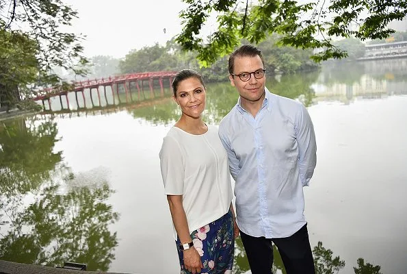 Crown Princess Victoria wore a floral print trousers by Malina. Crown Princess Victoria wore By Malina Leah pants in navy blue