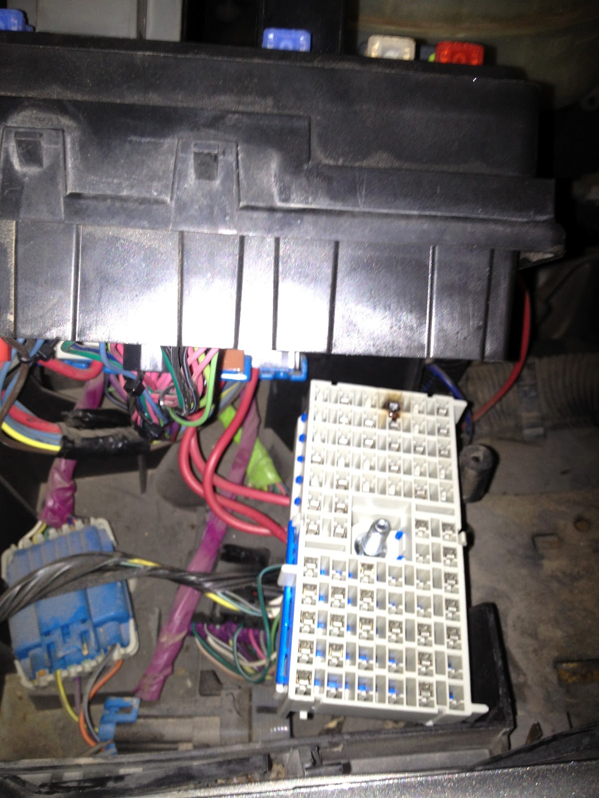Under Hood Fuse Box Chevy Silverado Removal