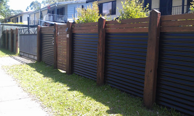 Privacy fence ideas using metal or cedar