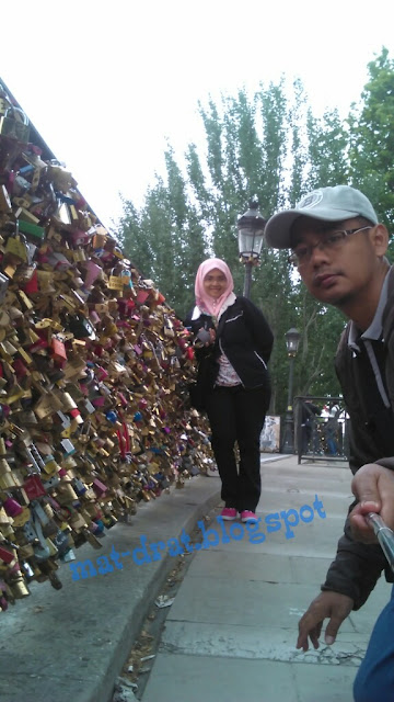 Tempat Menarik di Paris Pont De Art Kunci Lock Tempat Menarik di Paris Pont De Art Kunci Lock