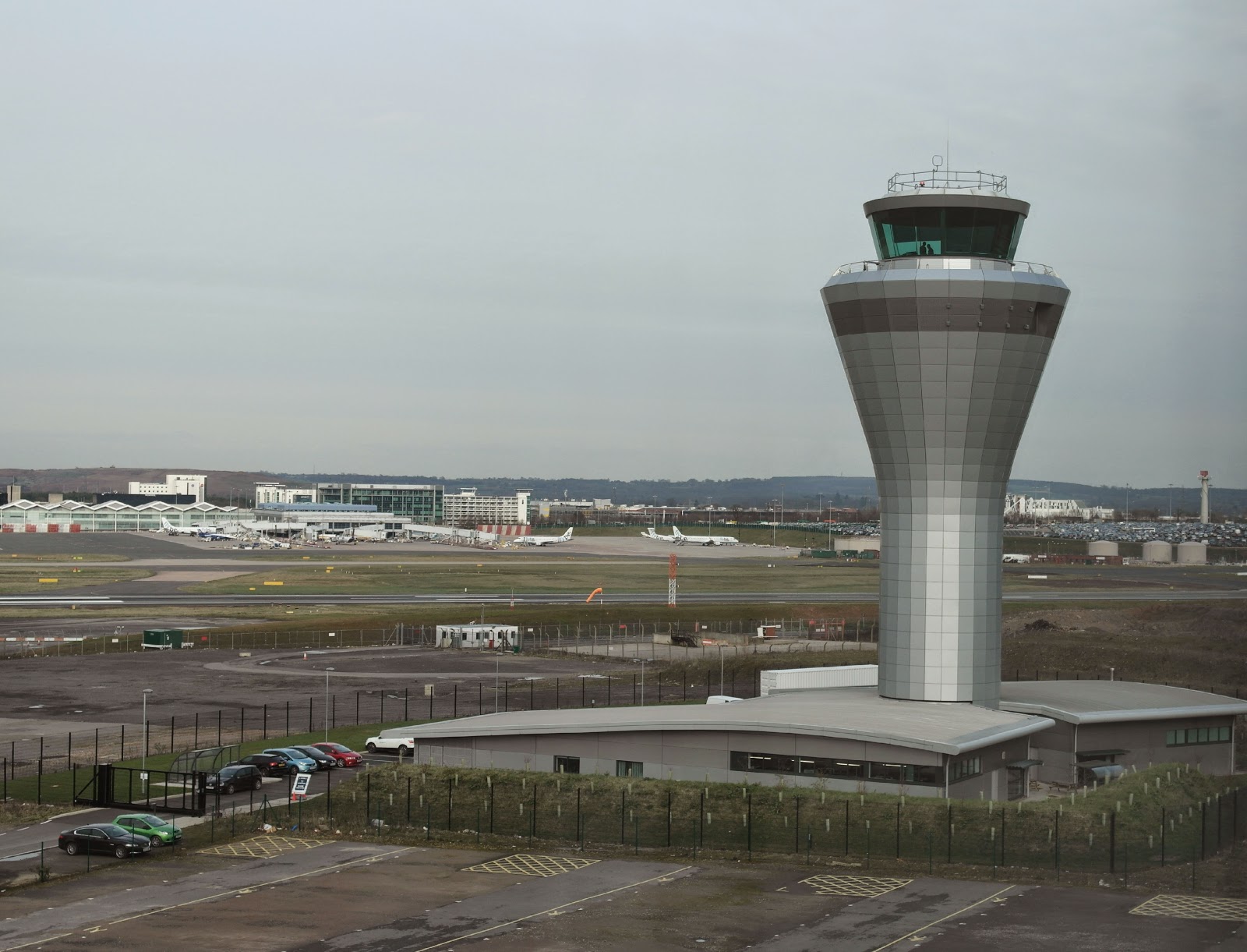 Travelodge Birmingham Airport runway view