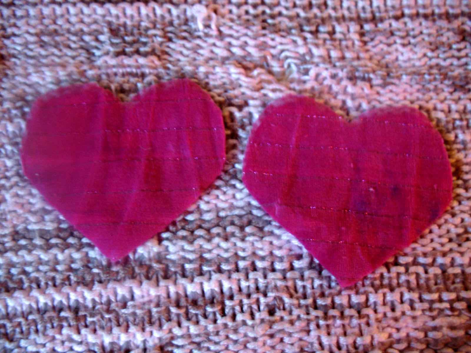 Little Ella Lu How to mend a knitted blanket unconventional method