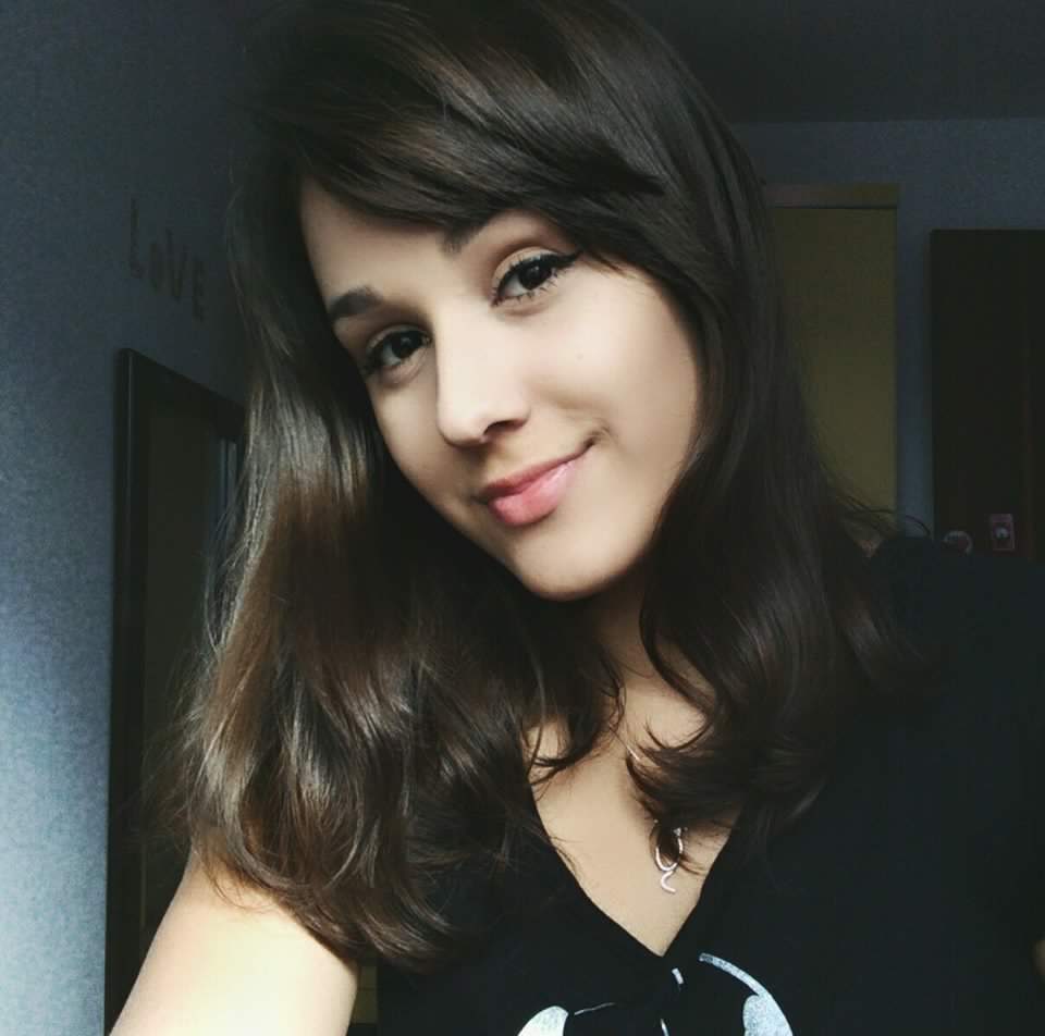 Morena novinha caiu na net ( fotos raras)