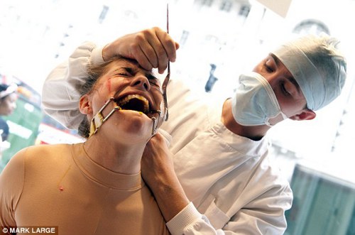 http://2.bp.blogspot.com/-ZP9wGLKKDy0/T6FfXkEyifI/AAAAAAAAQv0/_ZAmSIdlERA/s1600/Cosmeticos.jpg