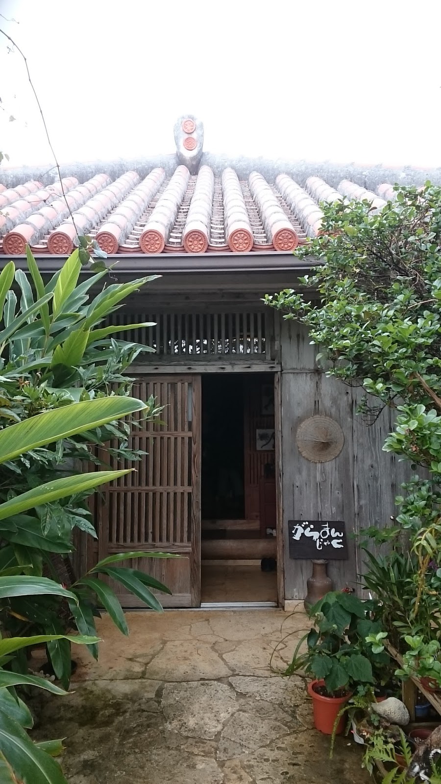 YIGA-Okinawa    Yambaru Interpreter-guide Association     1    2017