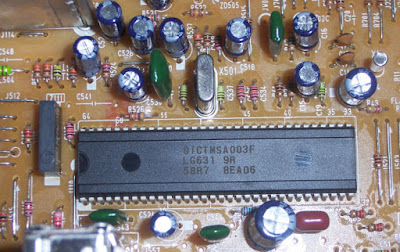  adalah komponen dasar yang terdiri dari resistor Sejarah Penemuan IC (integrated circuit) / Sirkuit Terpadu
