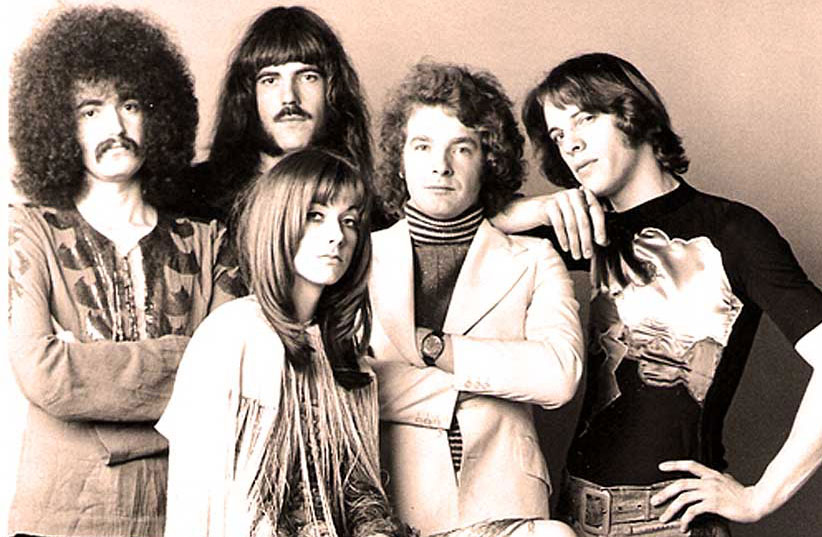 RETRO KIMMER'S BLOG LONDON MUSIC LEGENDS CURVED AIR HAS NEW RELEASE!