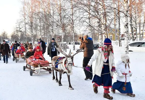 King Carl Gustaf and Queen Silvia visited Jokkmokk Fair, held in connection with the Sami National Day