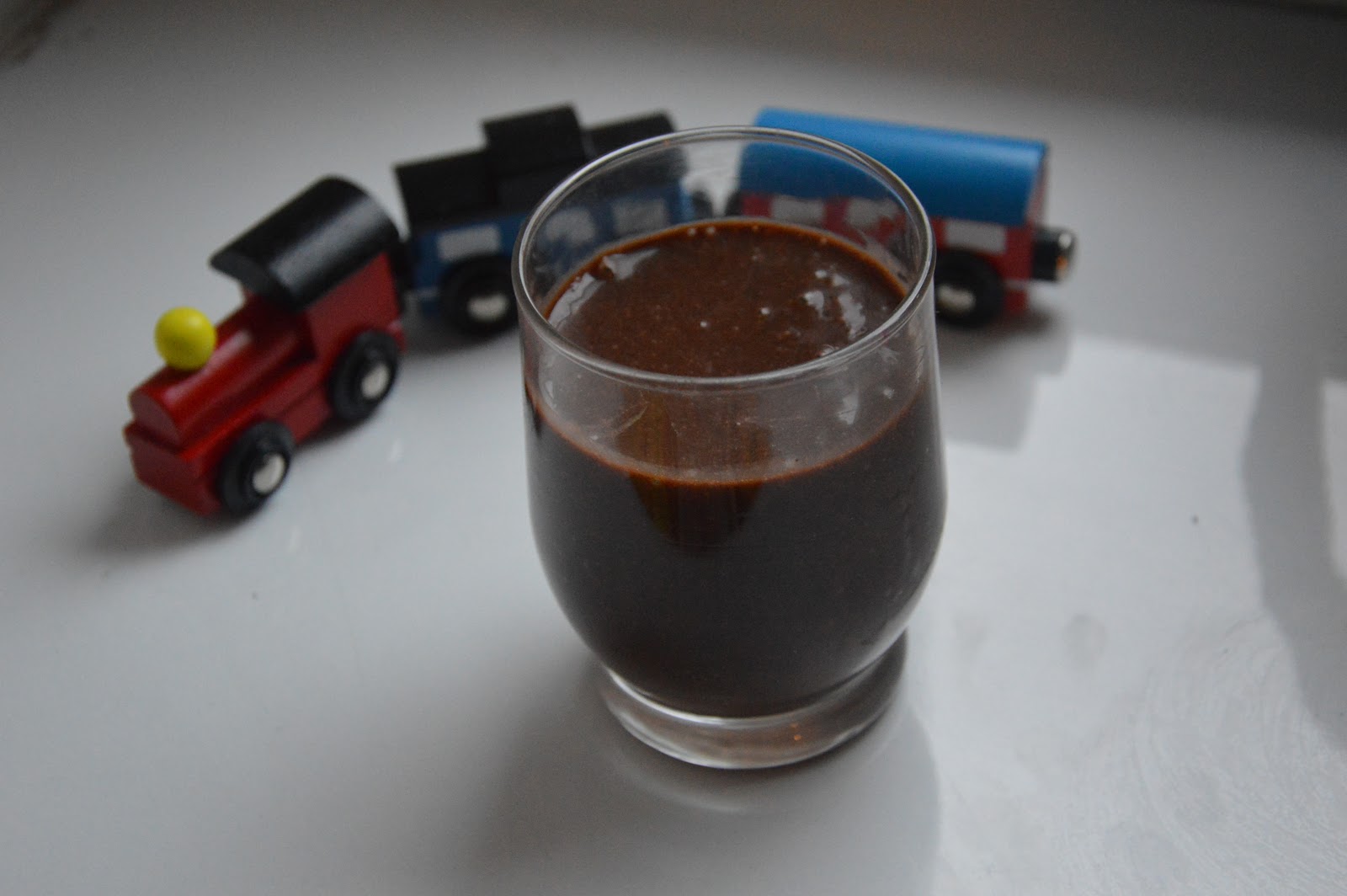 Kokosowy pudding z siemienia lnianego z jabłkiem