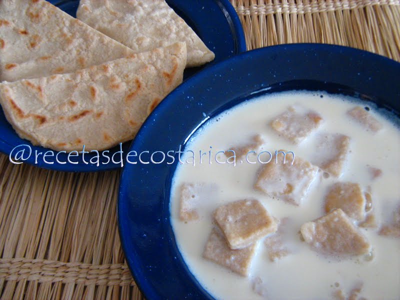 Cocina Costarricense sopa de leche y tortilla