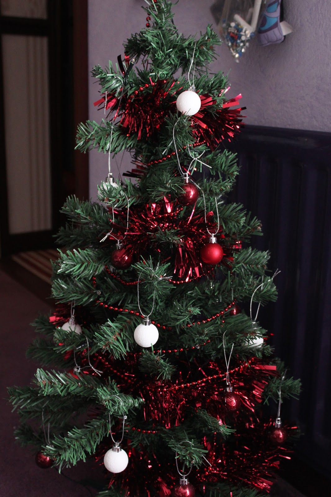 Layla Aurora Blogmas Day Thirteen Decorating My Christmas Tree