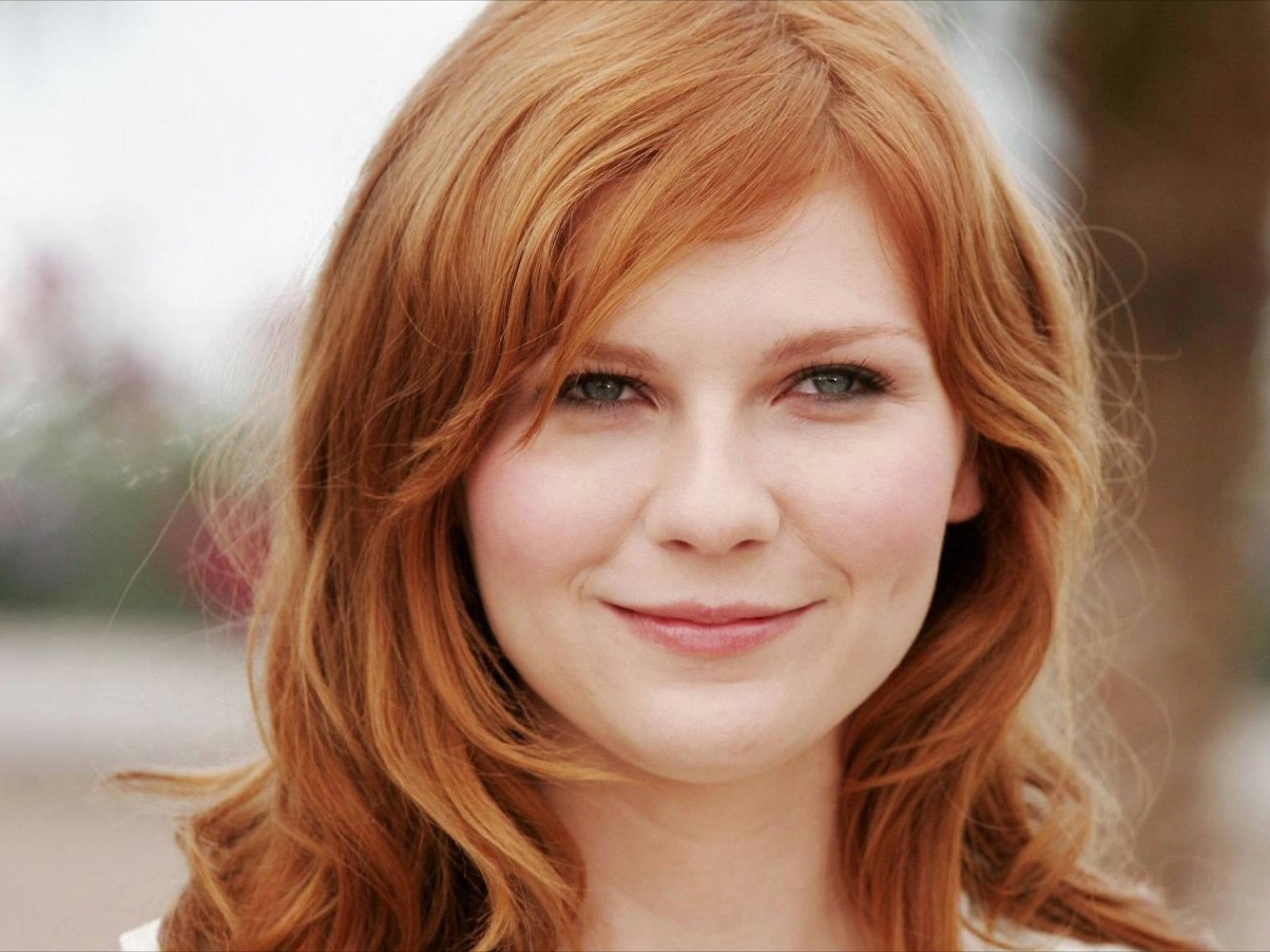 All Top Hollywood Celebrities Kristen Dunst New Pictures/Photos