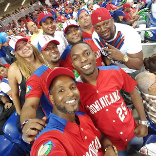 Romanenses se hicieron sentir en Miami apoyando la selección Dominicana.