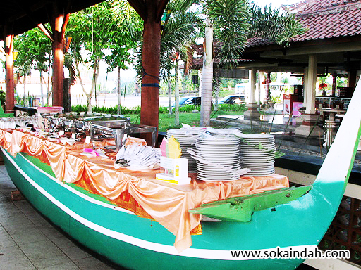 aneka tari tradisional indonesia dan tempat wisata yang 