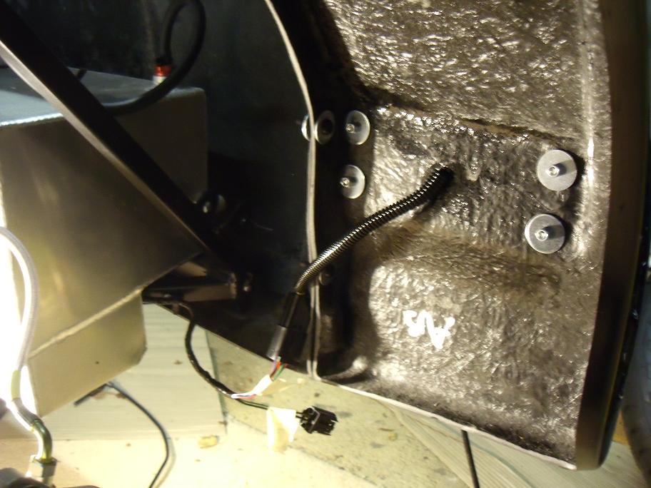 Mark & Matthew's Westfield build: October 2011 - Lighting connectors