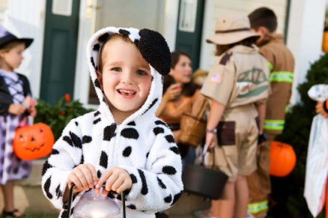 what Is Halloween a Public Holiday? Many Americans celebrate
