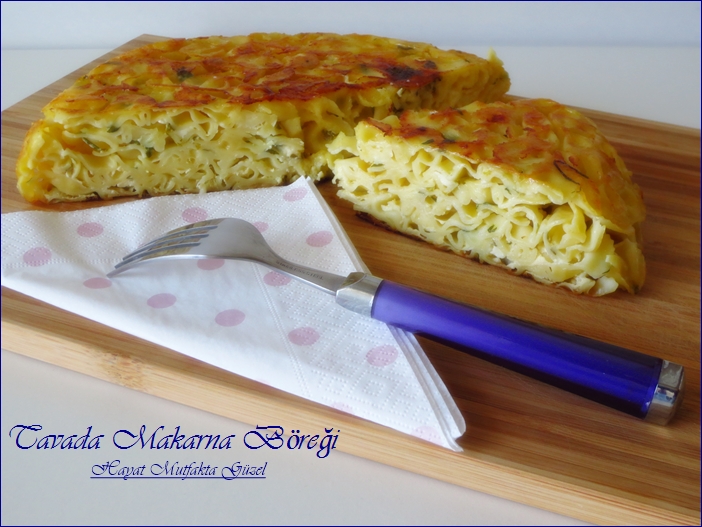 TAVADA MAKARNA BÖREĞİ