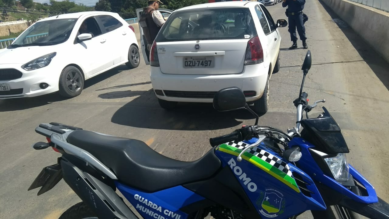 Veículo roubado em Capim Grosso é recuperado durante ação da GCM e PM em Jacobina