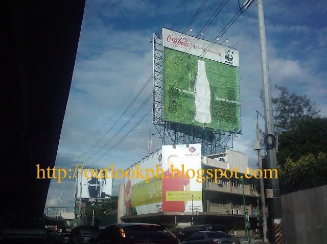 Environmentally-Friendly Billboard on EDSA being Dismantled