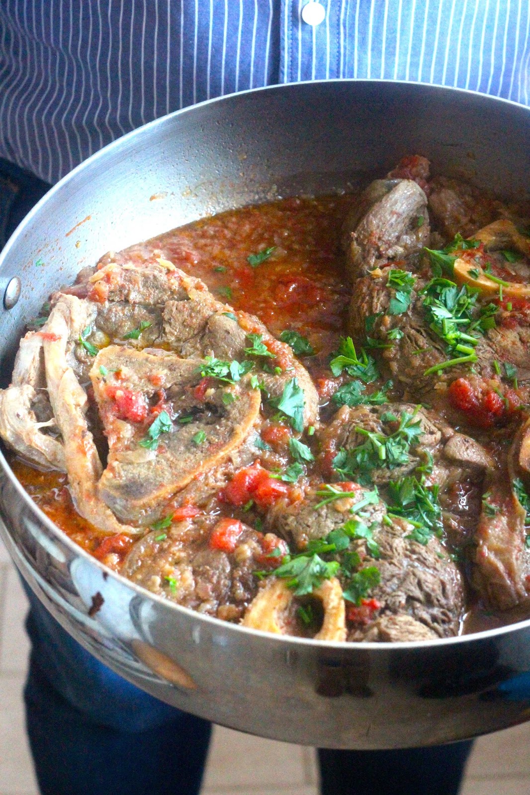 Osso Buco Com Tomate e Aromáticas