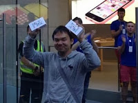 Pemilik iPhone 5S Pertama DiDunia Orang Indonesia