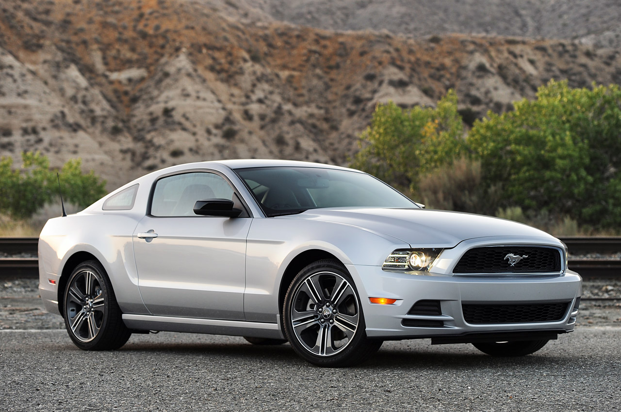 © Automotiveblogz: 2013 Ford Mustang V6: Review Photos