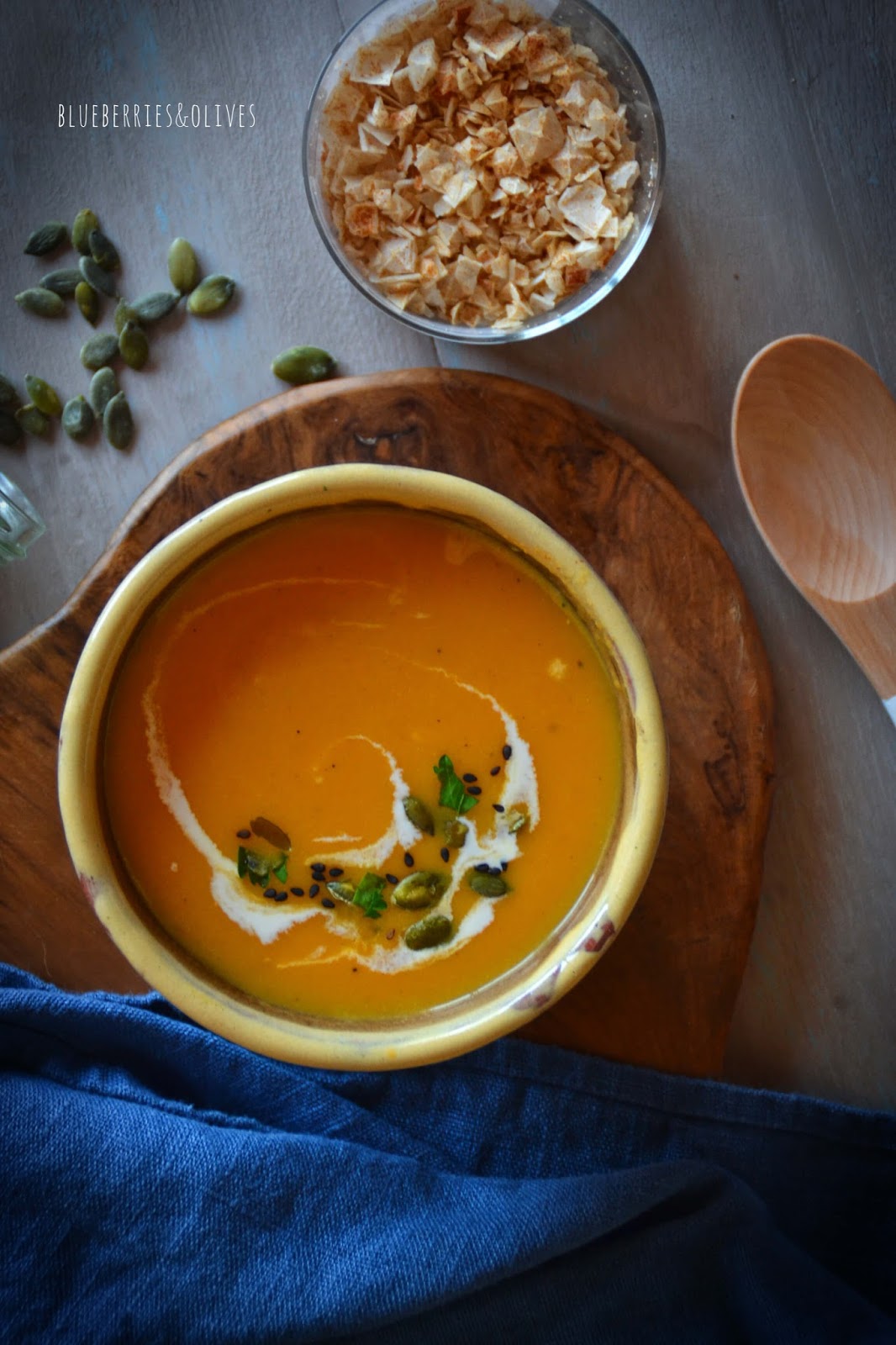 BLUEBERRIES & OLIVES CREMA DE ZANAHORIA Y CALABAZA CON LECHE DE COCO